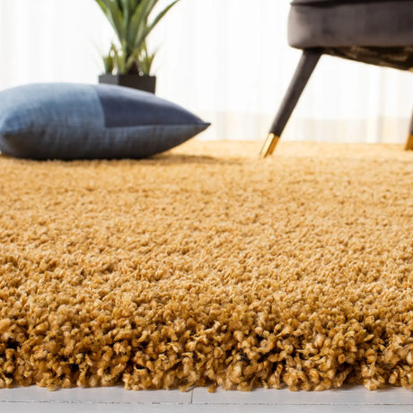 Safavieh Hudson Shag 4'-0" x 6'-0" Rug in Gold