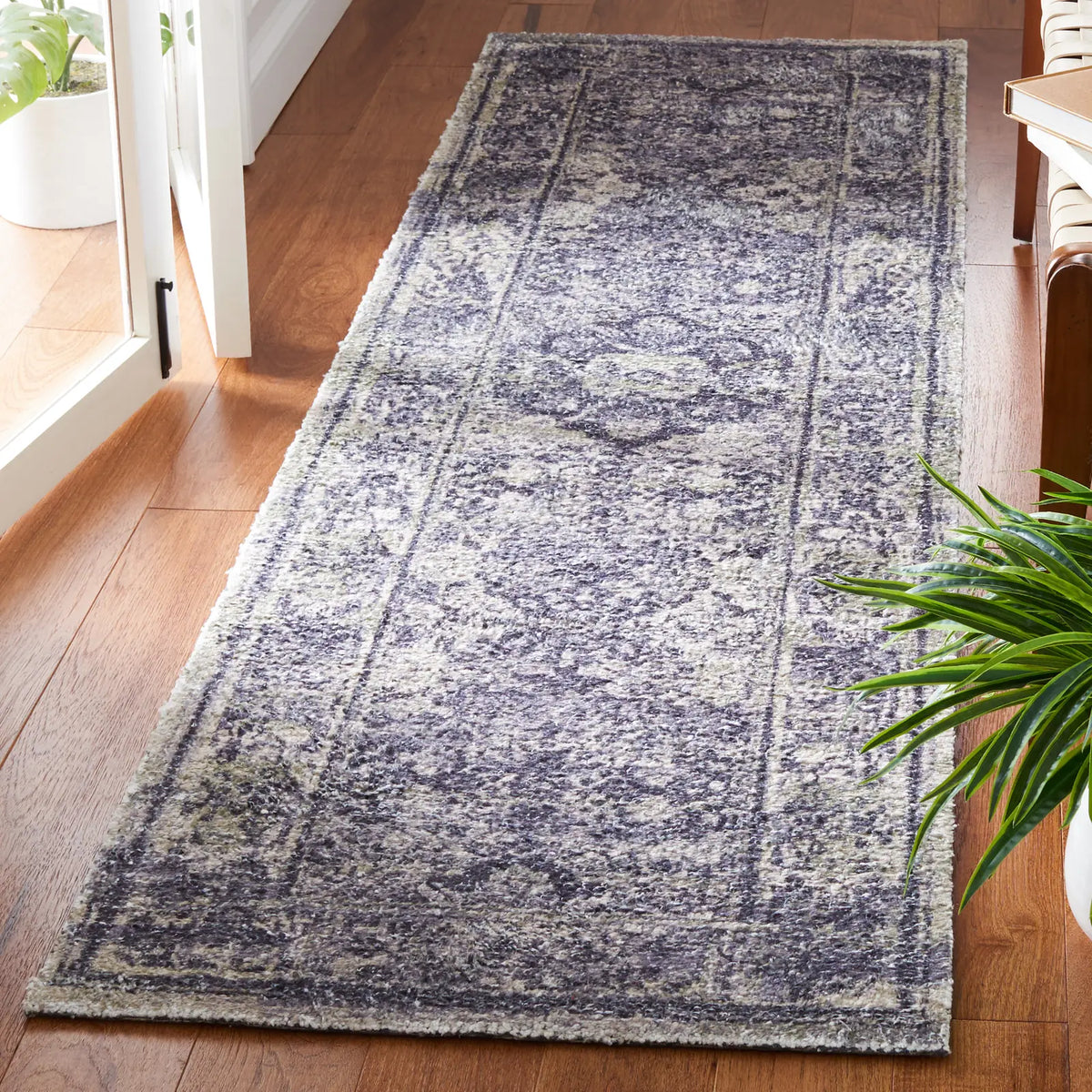 Safavieh Classic Vintage 2'-3" x 8'-0" Rug in Navy / Sage