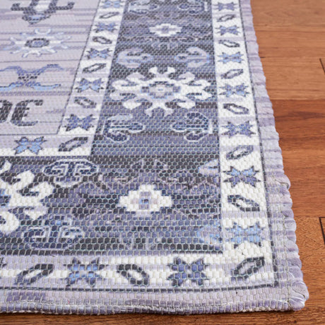 Safavieh Saffron 4'-0" x 6'-0" Rug in Purple / Ivory