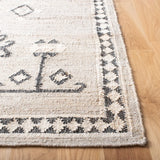 Safavieh Kilim 4'-0" x 6'-0" Rug in Grey / Black
