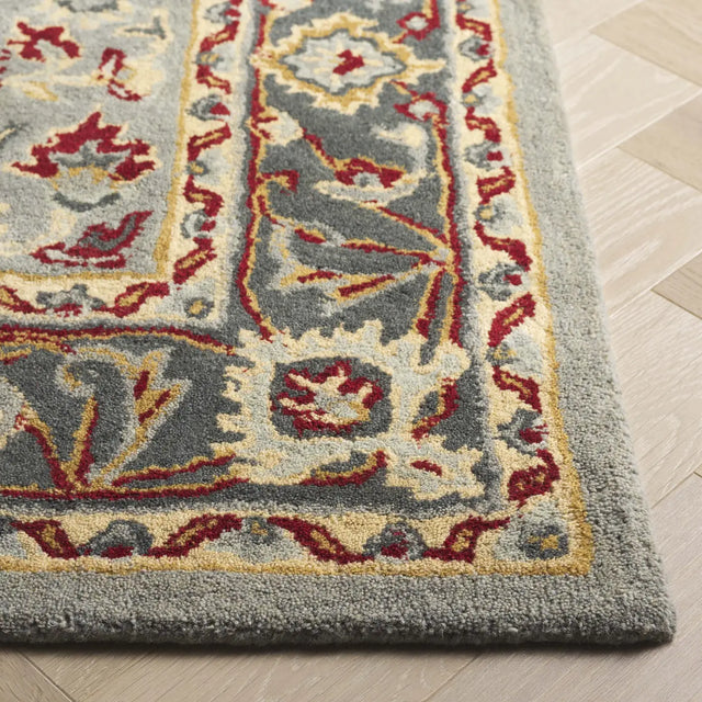 Safavieh Heritage 4'-0" x 6'-0" Rug in Grey / Charcoal