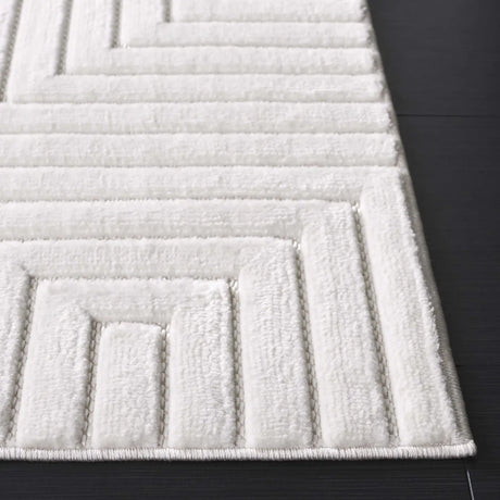Safavieh Selena 4'-0" x 6'-0" Rug in Ivory