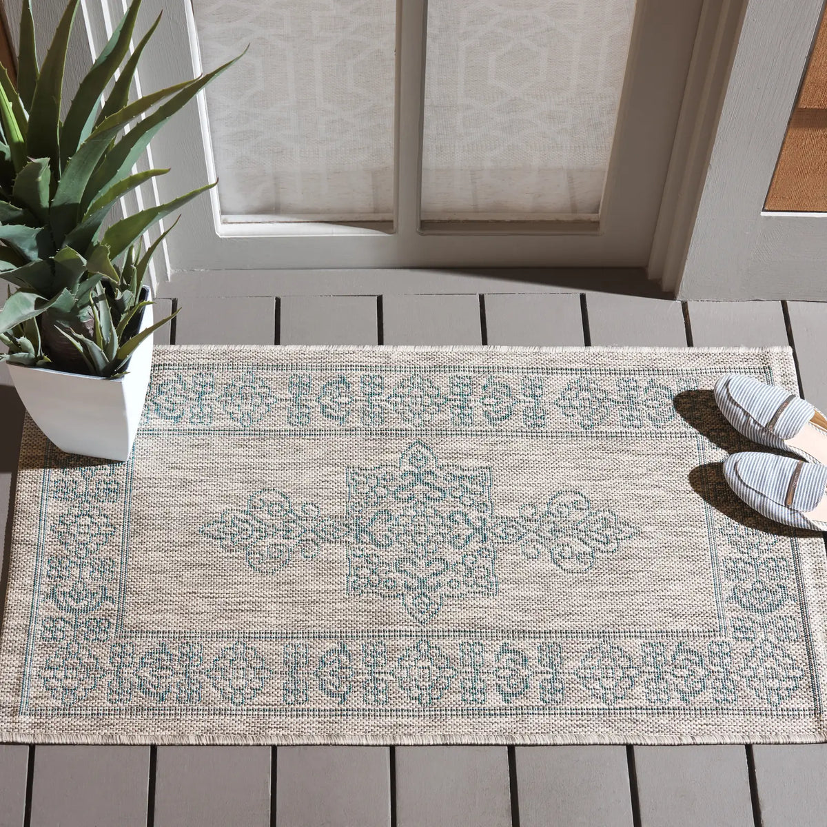 Safavieh Courtyard 2'-0" x 3'-7" Rug in Grey / Aqua