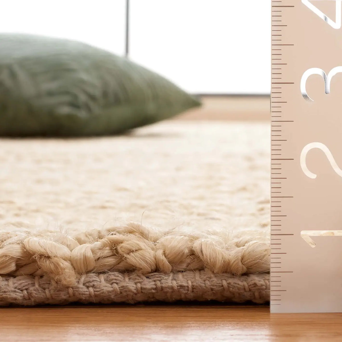 Safavieh Natural Fiber 4'-0" x 6'-0" Rug in Bleach / Ivory