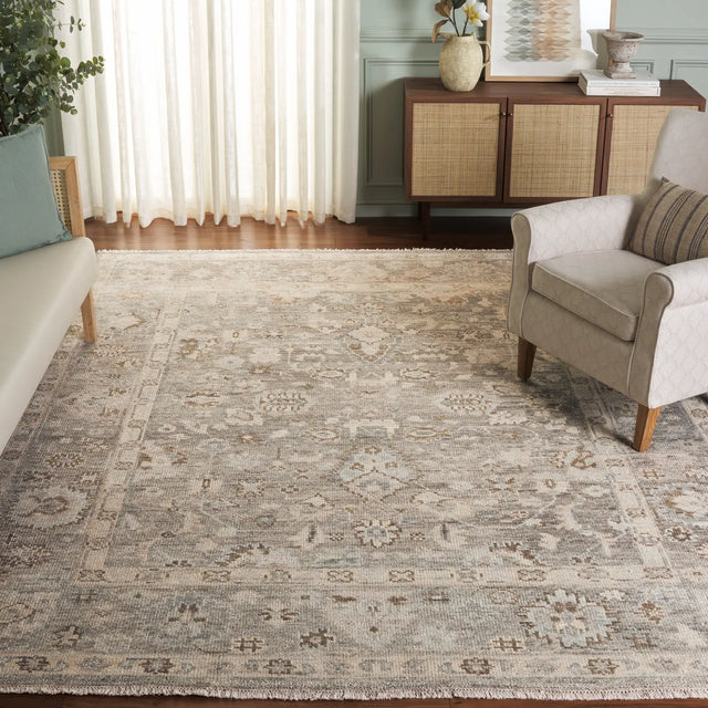 Safavieh Samarkand 6'-0" x 9'-0" Rug in Grey