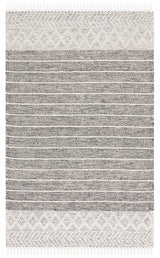 Safavieh Vermont 4'-0" x 6'-0" Rug in Black / Ivory