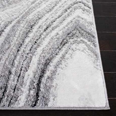 Safavieh Amelia 4'-5" x 6'-5" Rug in Light Grey / Ivory