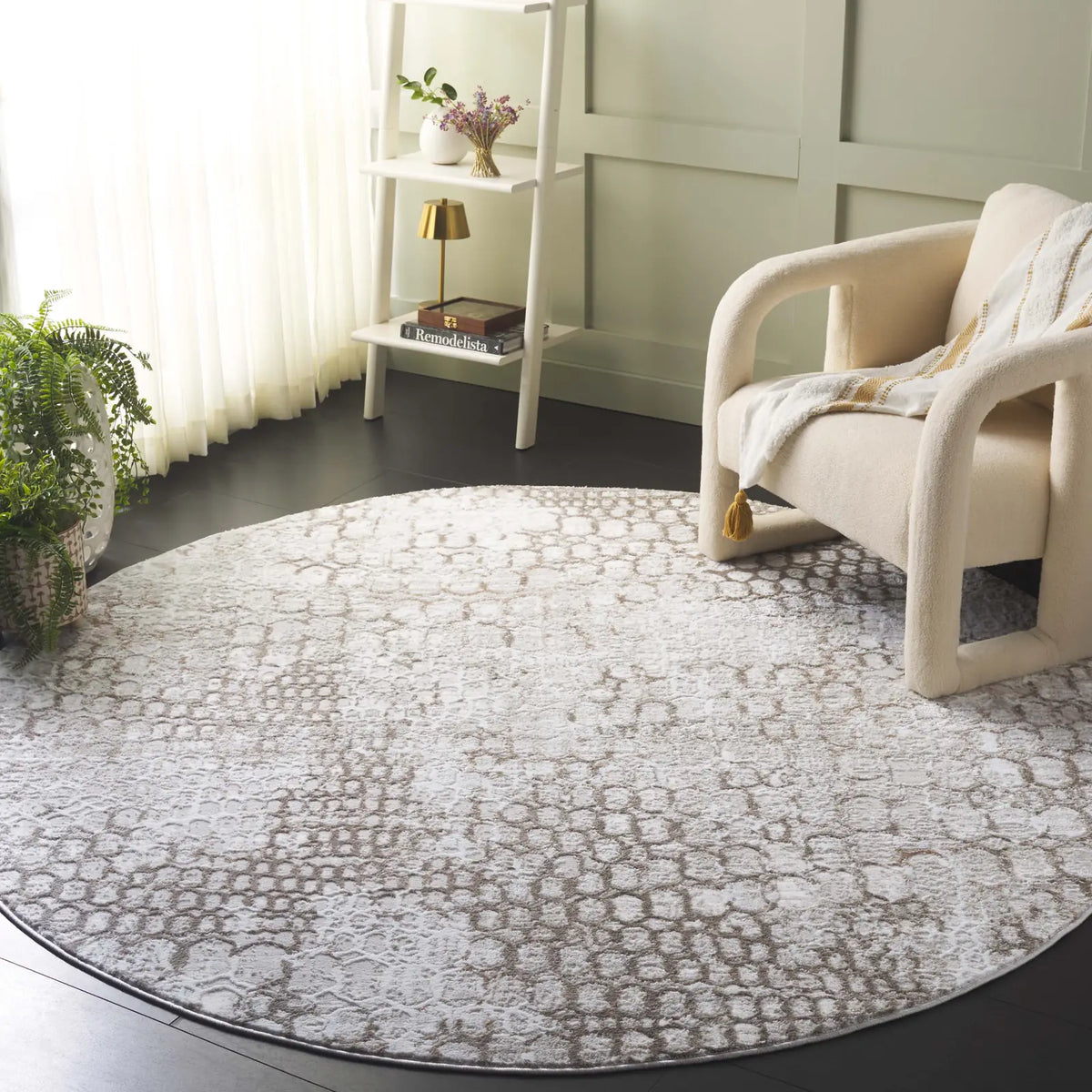 Safavieh Carter 6'-7" x 6'-7" Rug in Ivory / Brown