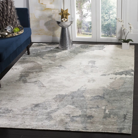 Safavieh Tibetan 6'-0" x 9'-0" Rug in Silver