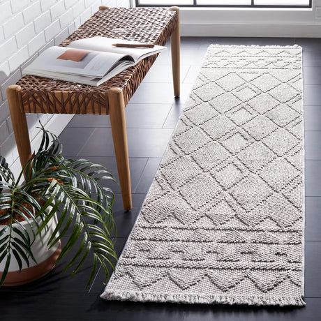 Safavieh Lotus 2'-0" x 8'-0" Rug in Light Grey / Grey