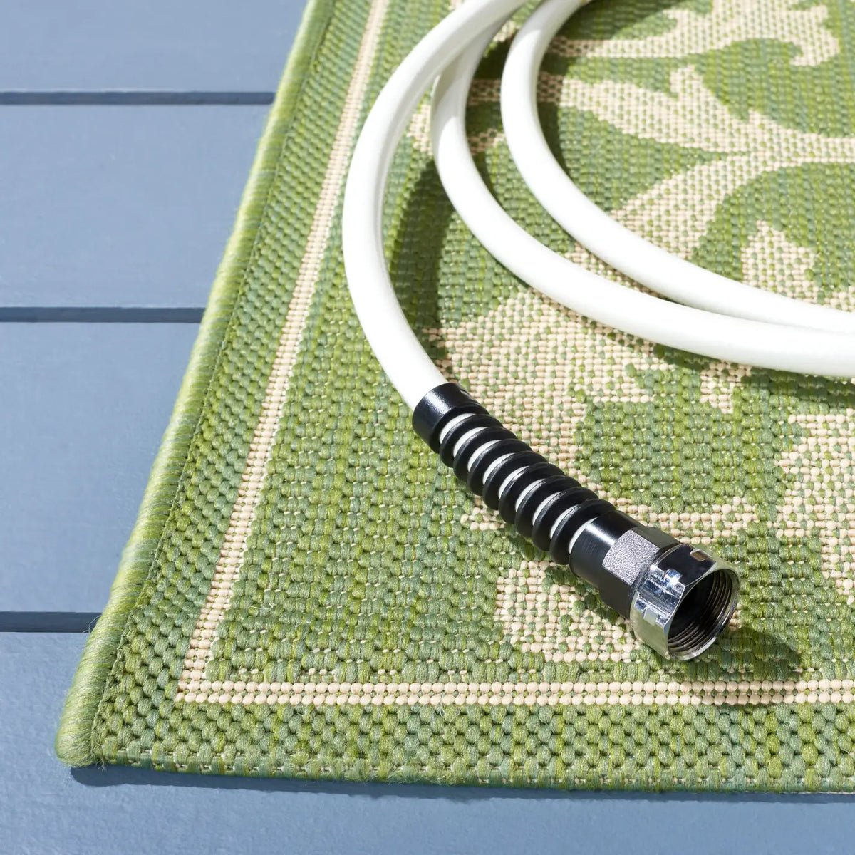 Safavieh Courtyard 4'-0" x 5'-7" Rug in Olive / Natural