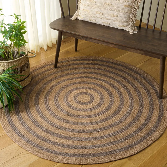 Safavieh Braided 5'-0" x 5'-0" Rug in Natural / Grey