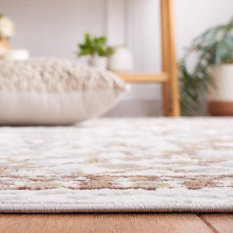 Safavieh Palma 4'-0" x 6'-0" Rug in Beige / Brown