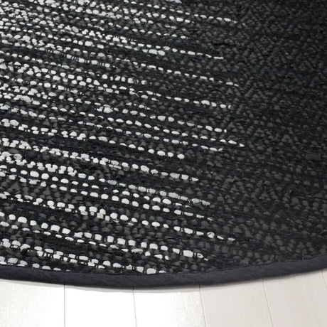 Safavieh Vintage Leather 6'-0" x 6'-0" Rug in Light Grey / Black