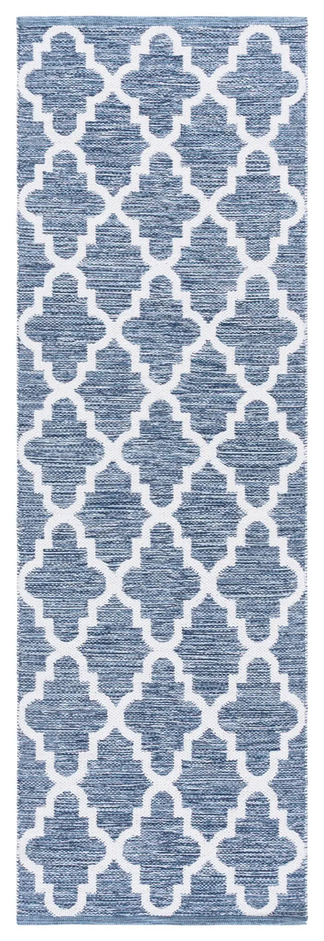 Safavieh Montauk 2'-3" x 7'-0" Rug in Navy / Ivory