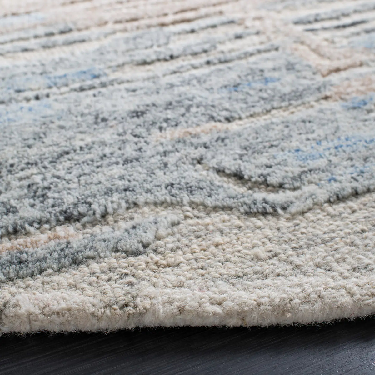 Safavieh Metro 6'-0" x 6'-0" Rug in Ivory / Natural