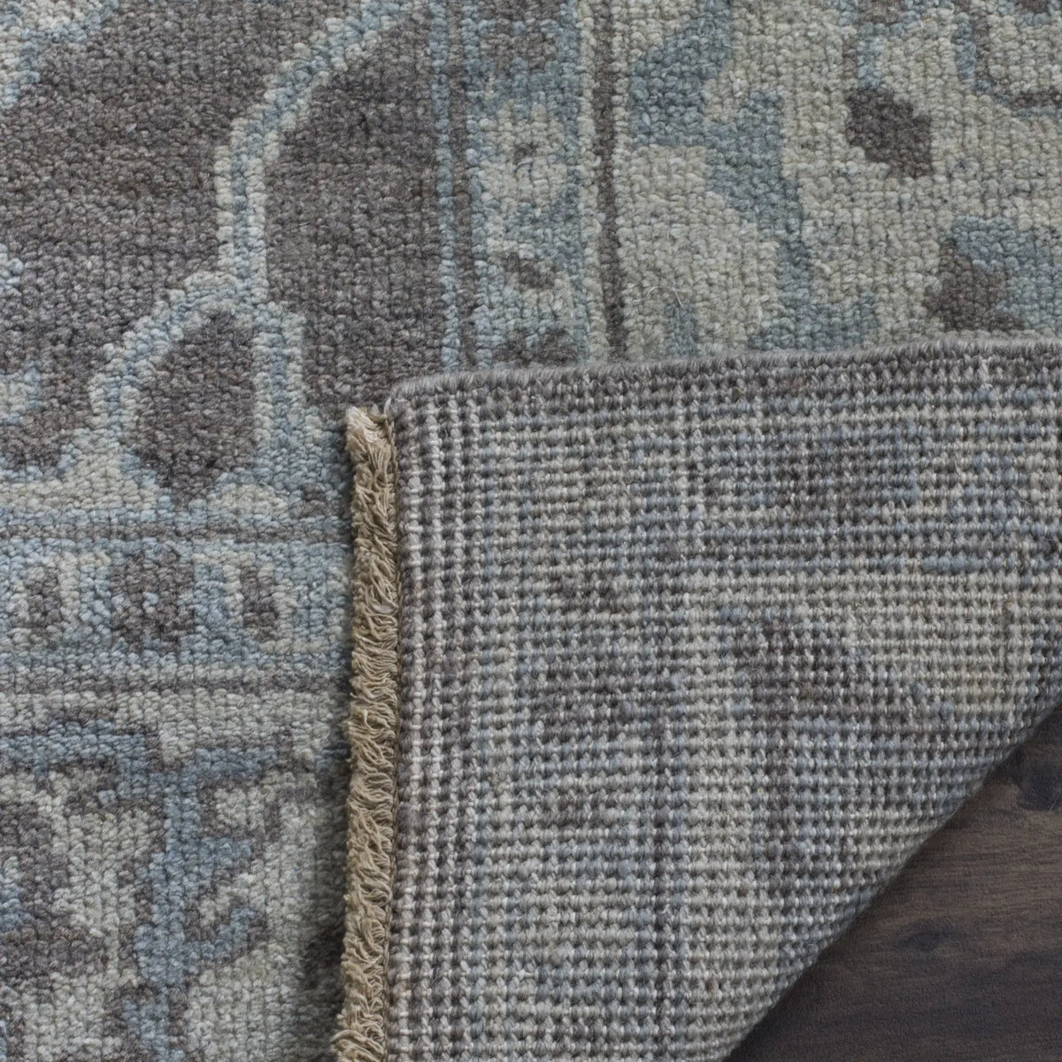 Safavieh Sivas 6'-0" x 9'-0" Rug in Grey / Ivory