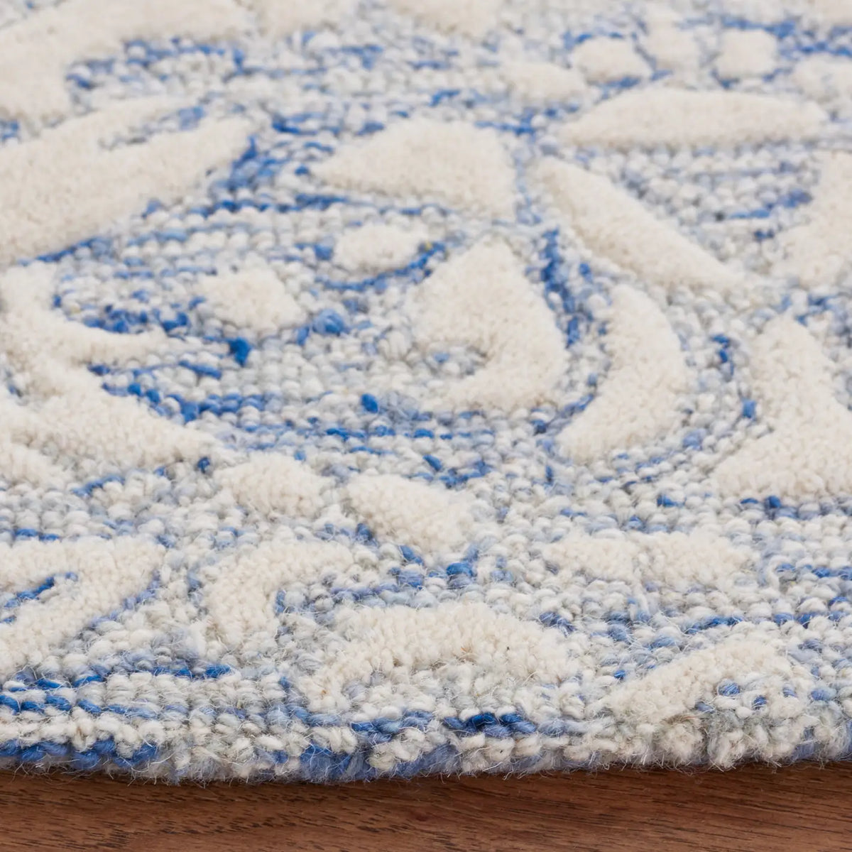 Safavieh Metro 6'-0" x 6'-0" Rug in Blue / Ivory