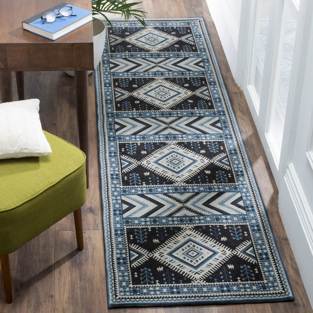 Safavieh Classic Vintage 2'-3" x 8'-0" Rug in Navy / Light Blue
