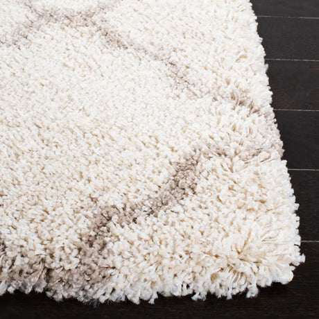 Safavieh Hudson Shag 4'-0" x 6'-0" Rug in Ivory / Beige