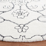 Safavieh Fifth Avenue 7'-0" x 7'-0" Rug in Ivory / Black