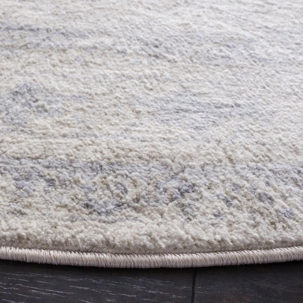 Safavieh Brentwood 6'-7" x 6'-7" Rug in Ivory / Grey