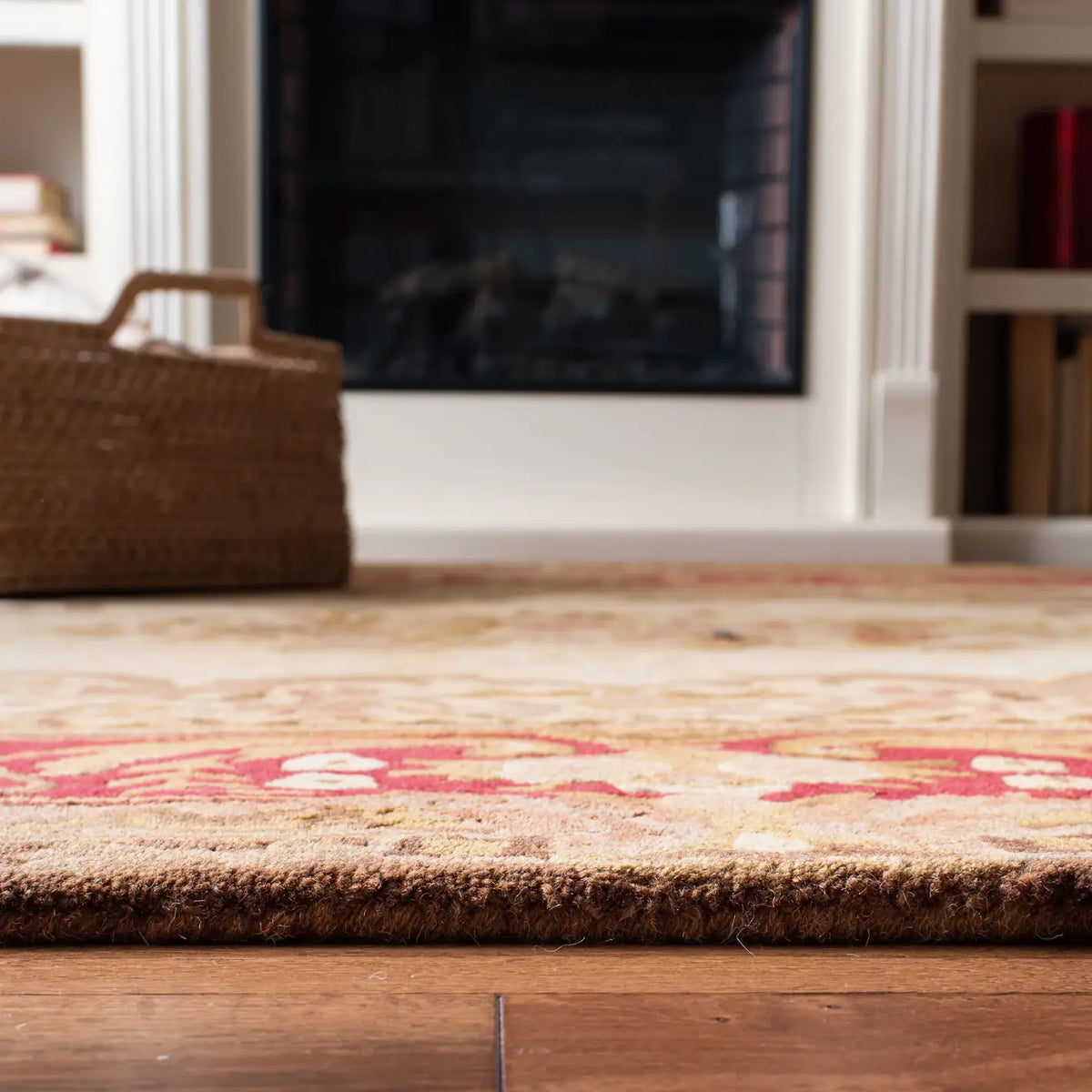 Safavieh Empire 5'-0" x 8'-0" Rug in Light Gold / Red