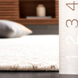 Safavieh Ebony 4'-0" x 6'-0" Rug in Ivory / Beige