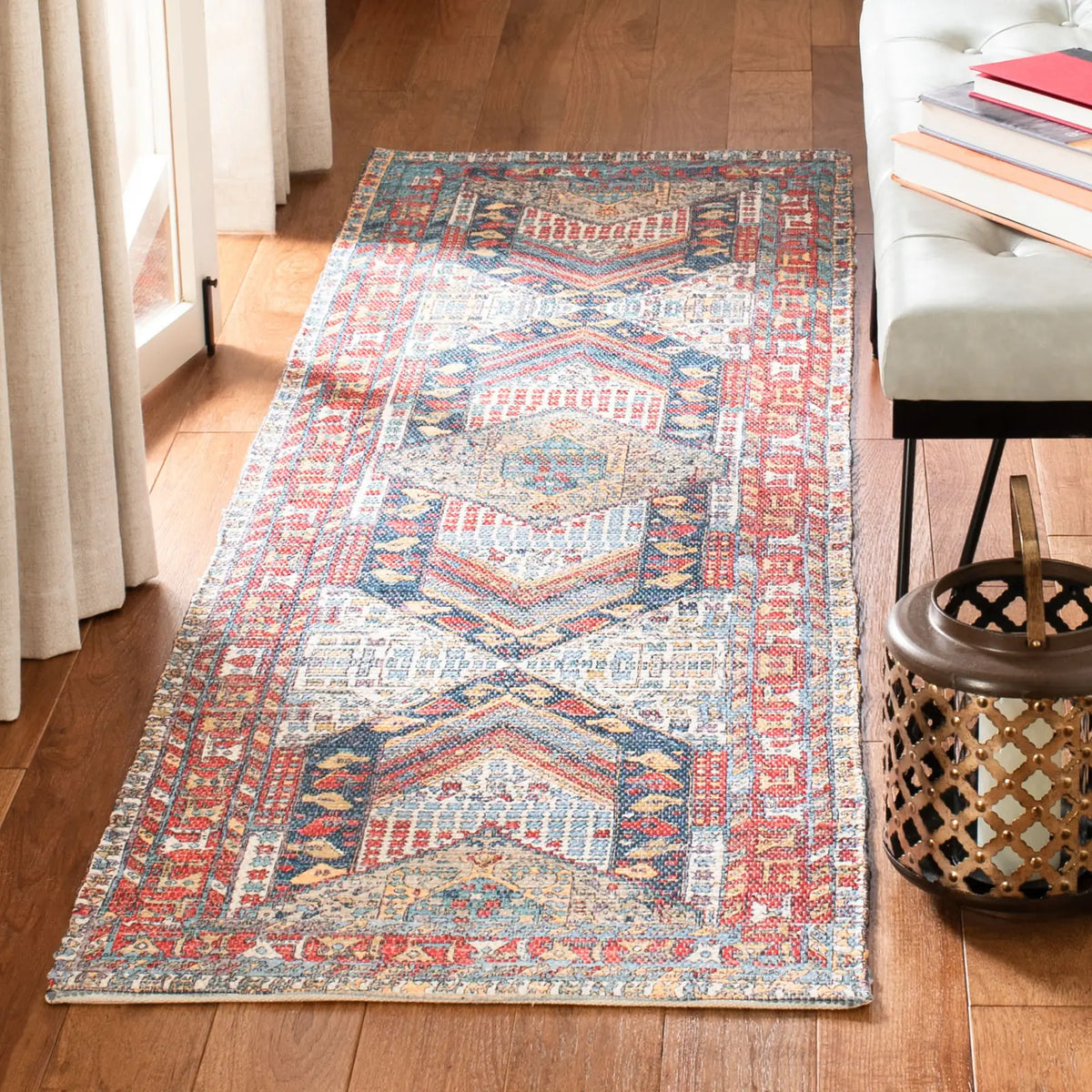Safavieh Saffron 2'-3" x 8'-0" Rug in Fuchsia / Blue