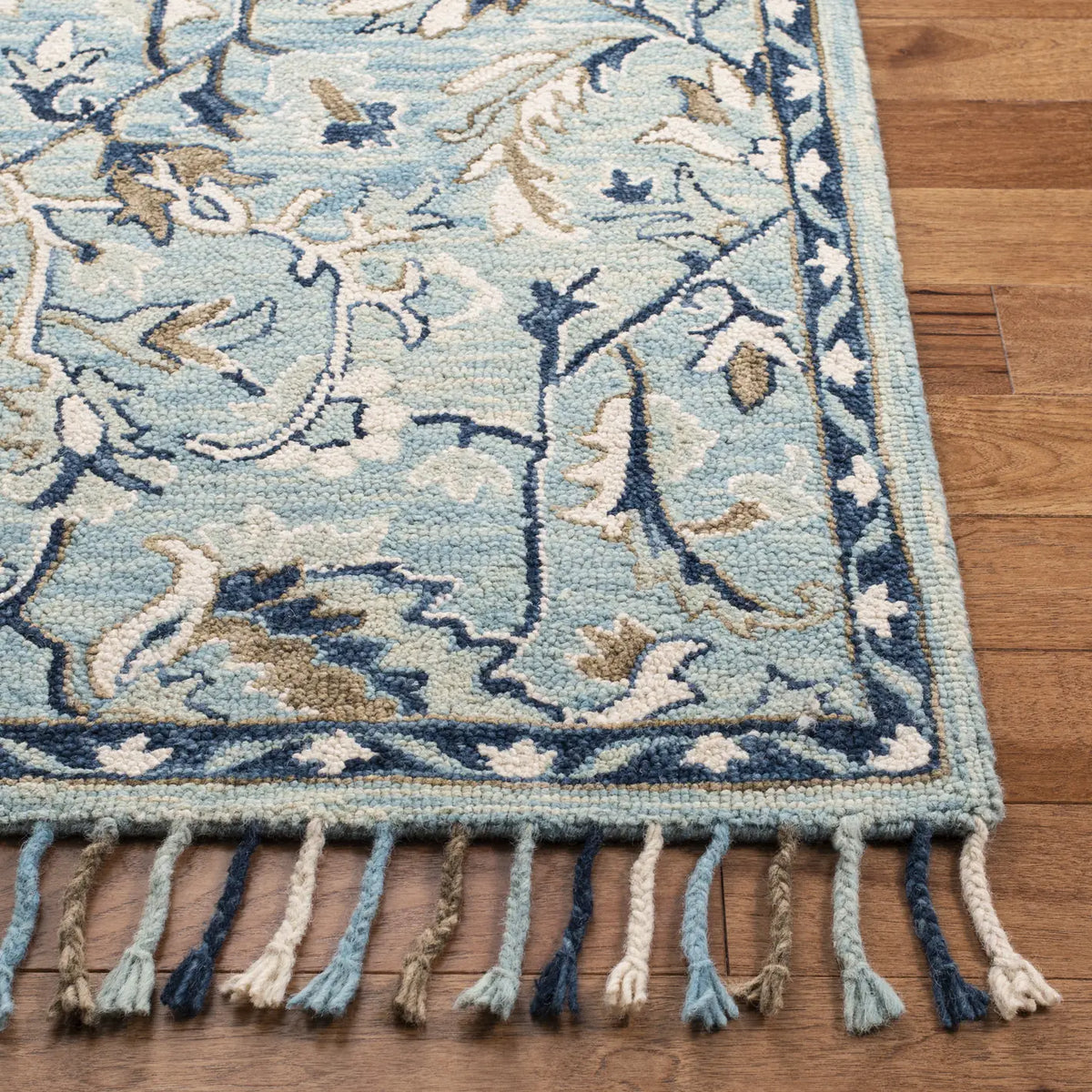 Safavieh Blossom 5'-0" x 8'-0" Rug in Blue / Ivory