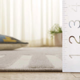 Safavieh Stella 4'-0" x 6'-0" Rug in Ivory