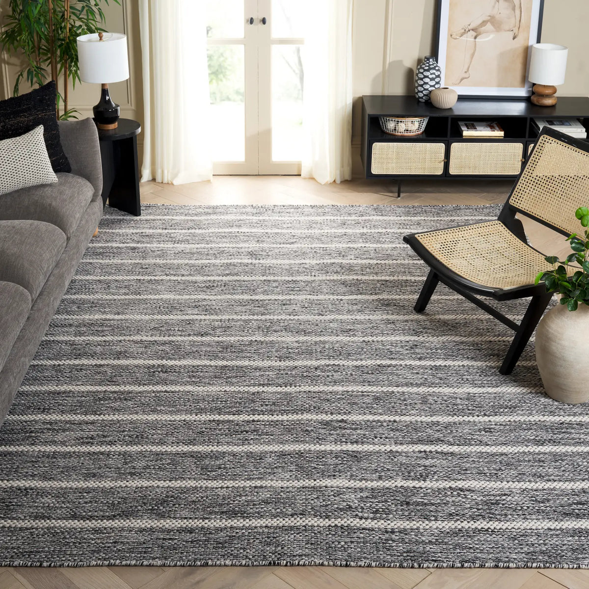 Safavieh Vermont 6'-0" x 9'-0" Rug in Black / Ivory