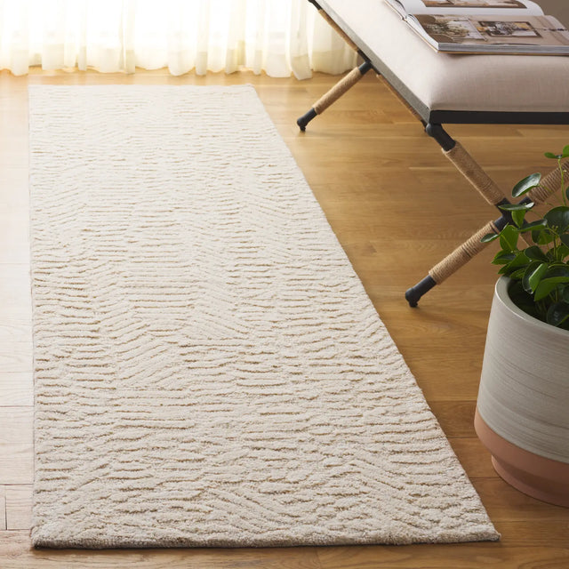 Safavieh Pine 2'-3" x 8'-0" Rug in Beige