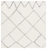 Safavieh Kenya 6'-0" x 6'-0" Rug in Ivory / Grey