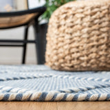 Safavieh Casablanca 4'-0" x 6'-0" Rug in Blue / Ivory