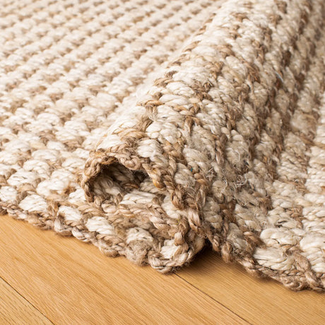 Safavieh Natural Fiber 4'-0" x 6'-0" Rug in Ivory / Natural