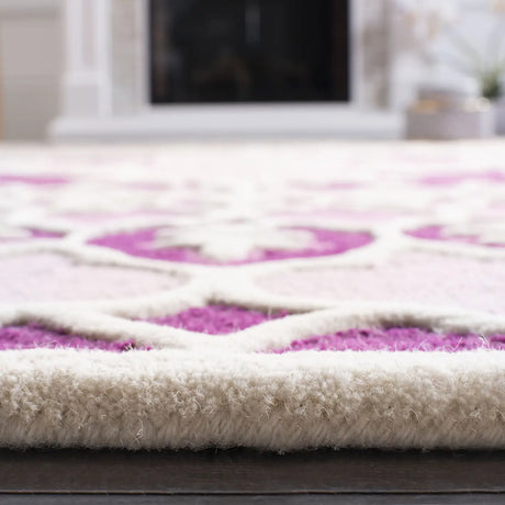 Safavieh Bellagio 5'-0" x 8'-0" Rug in Pink / Ivory