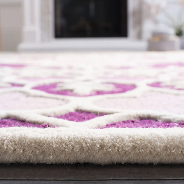 Safavieh Bellagio 5'-0" x 8'-0" Rug in Pink / Ivory