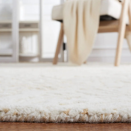 Safavieh Metro 4'-0" x 6'-0" Rug in Gold / Ivory