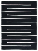 Safavieh Montauk 10'-0" x 14'-0" Rug in Black / Ivory