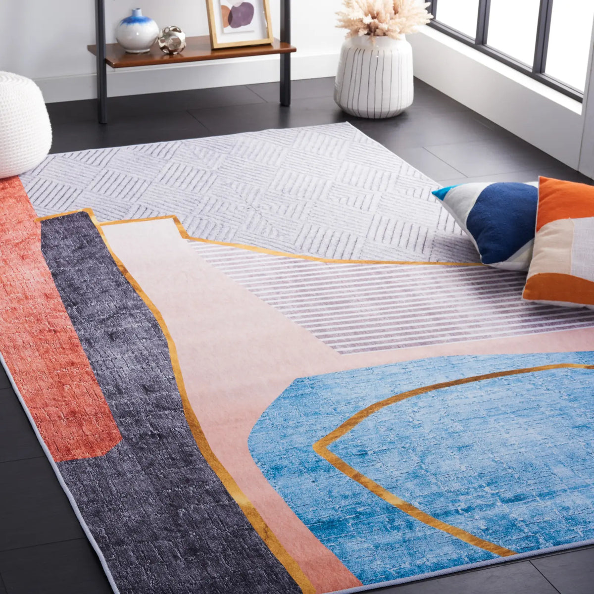 Safavieh Tacoma 4'-0" x 6'-0" Rug in Beige / Blue