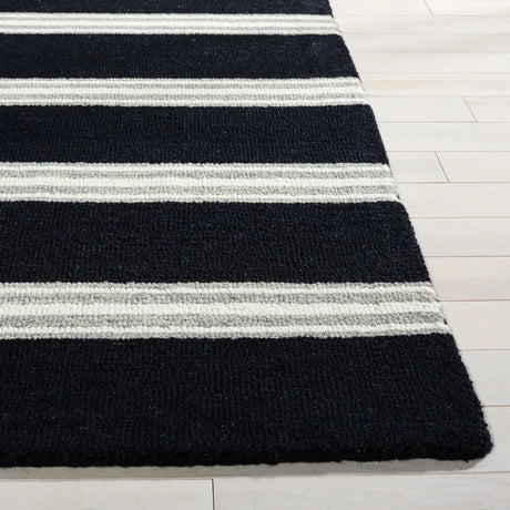 Safavieh Metro 6'-0" x 9'-0" Rug in Black / Ivory