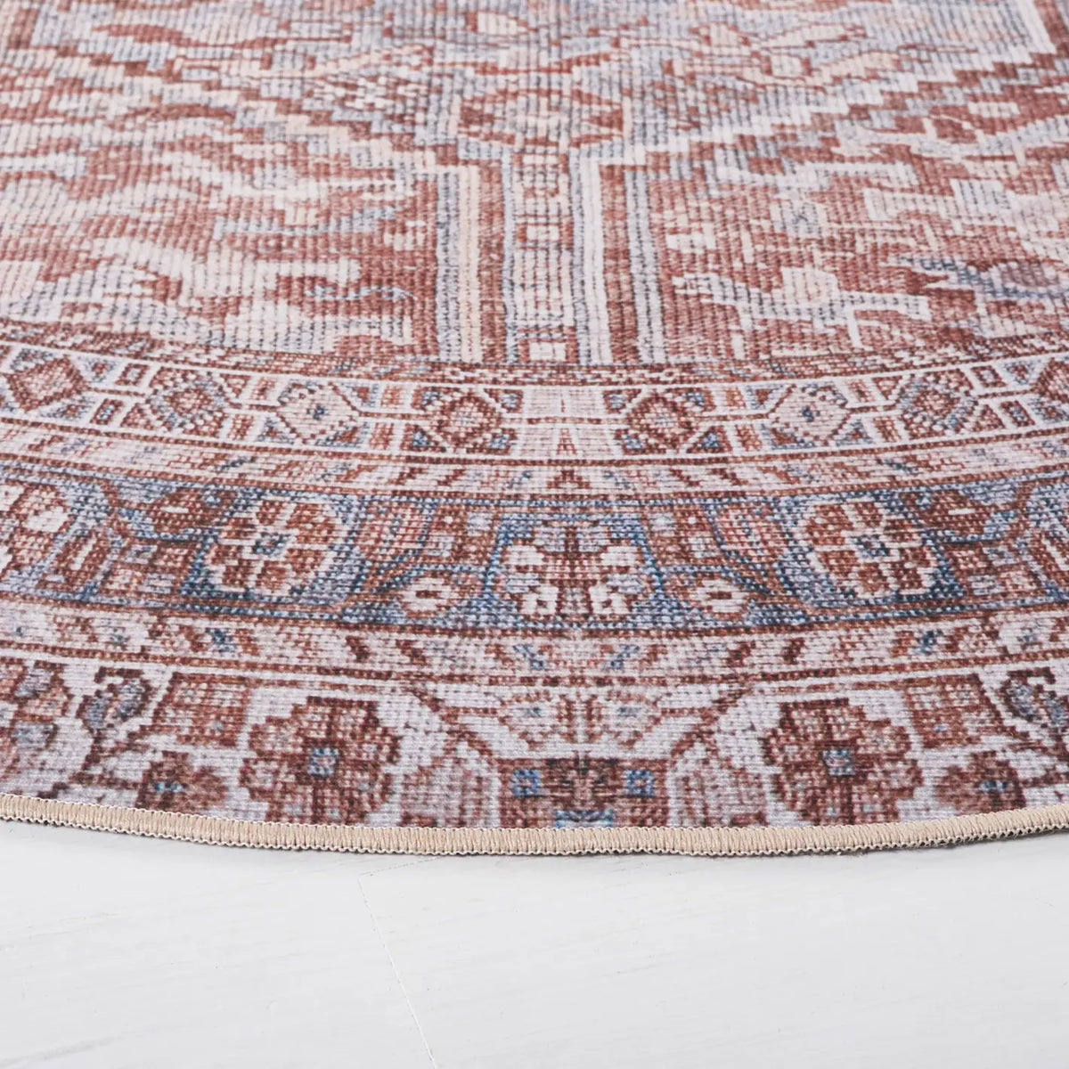 Safavieh Tucson 6'-0" x 6'-0" Rug in Grey / Rust