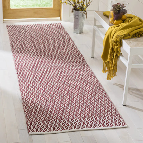 Safavieh Montauk 2'-3" x 10'-0" Rug in Ivory / Red