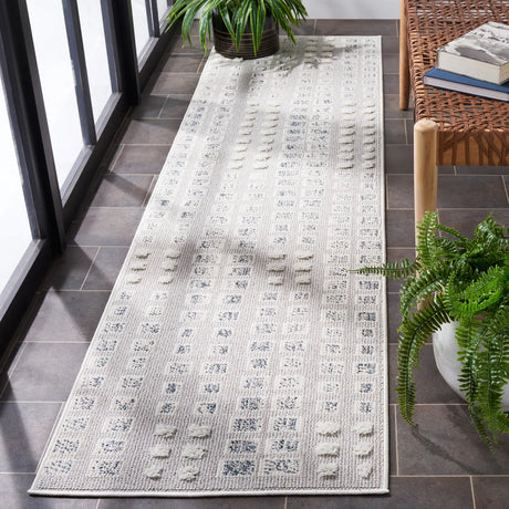 Safavieh Trends 2'-2" x 8'-0" Rug in Grey / Ivory