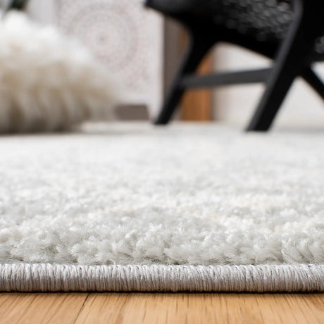Safavieh Tulum 4'-0" x 6'-0" Rug in Light Grey / Ivory