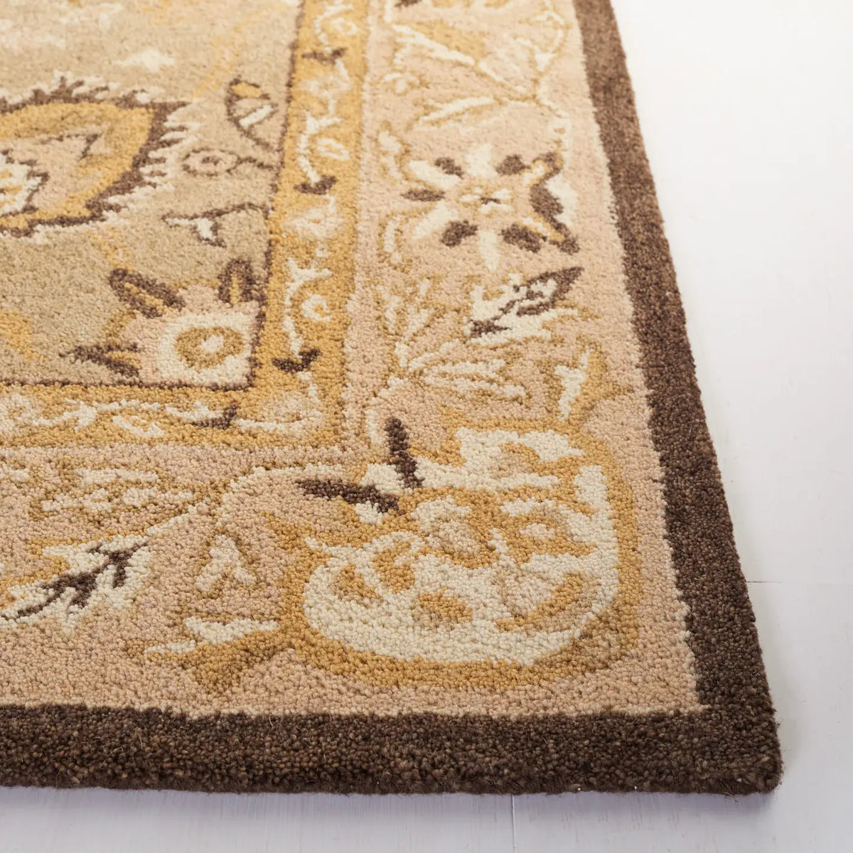 Safavieh Anatolia 4'-0" x 6'-0" Rug in Sage / Beige
