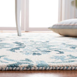 Safavieh Suzani 5'-0" x 8'-0" Rug in Ivory / Turquoise