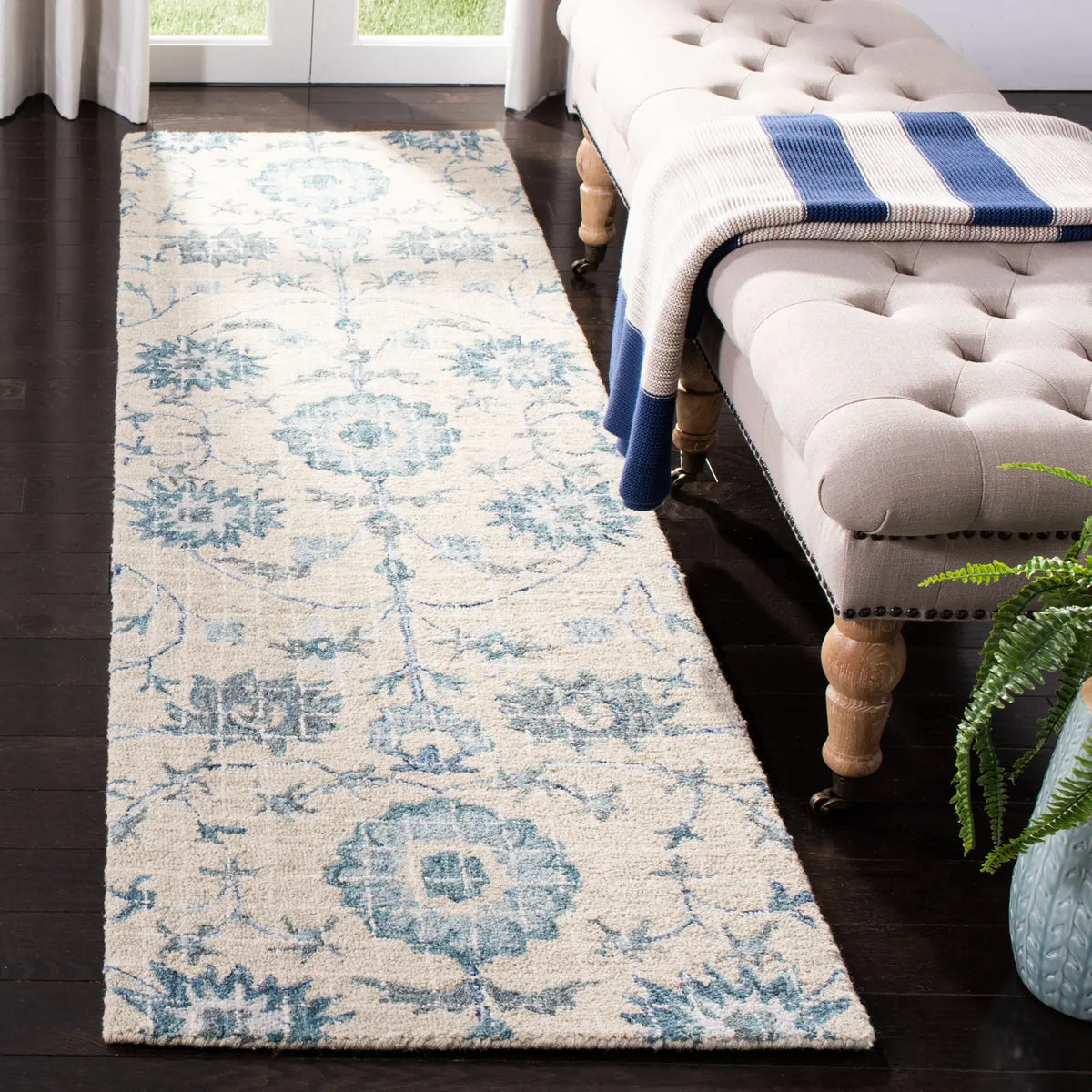 Safavieh Blossom 2'-3" x 8'-0" Rug in Silver / Blue