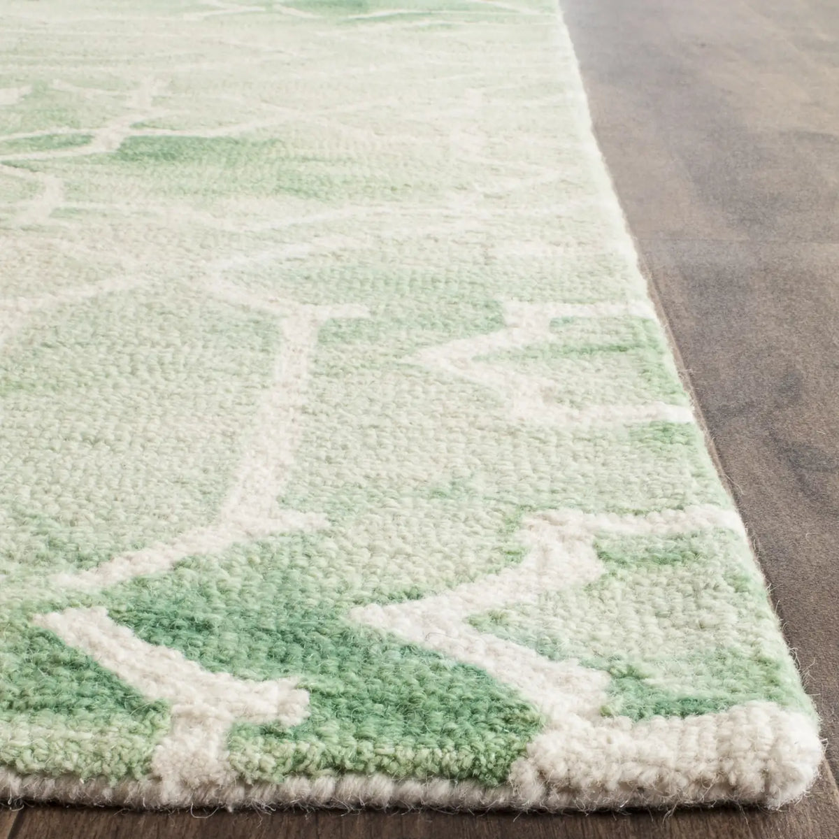 Safavieh Dip Dye 2'-3" x 10'-0" Rug in Green / Ivory